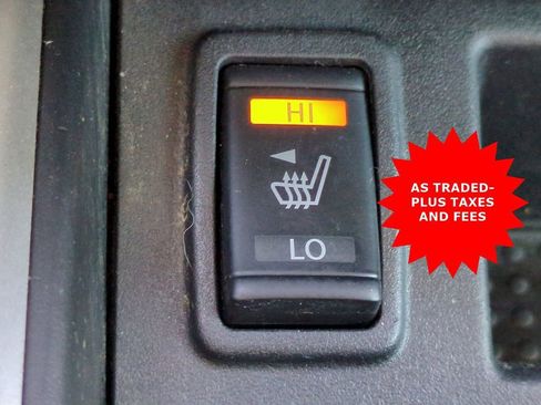 Used 2020 Nissan Titan SV w/ SV Convenience Package image 24