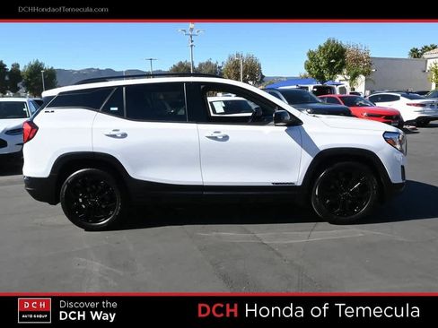 Used 2020 GMC Terrain SLE w/ Driver Convenience Package image 5