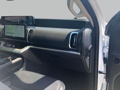 Used 2025 Ford Expedition Platinum AWD/4WD image 19