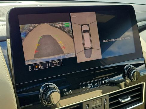 Used 2024 INFINITI QX80 Sensory w/ Cargo Package RWD image 8