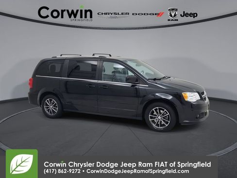 Certified 2017 Dodge Grand Caravan SXT image 1