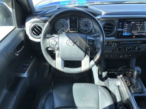 Used 2018 Toyota Tacoma Limited image 23