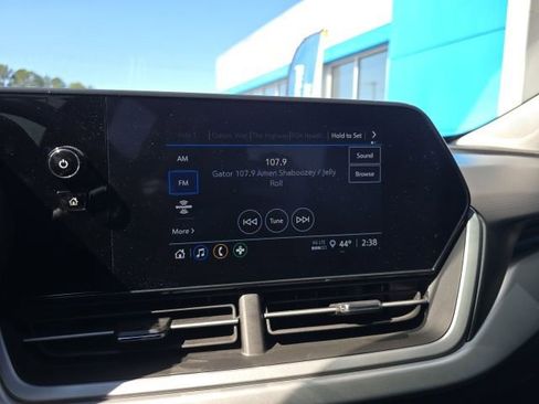 Used 2024 Chevrolet Trax LS w/ LS Convenience Package image 17