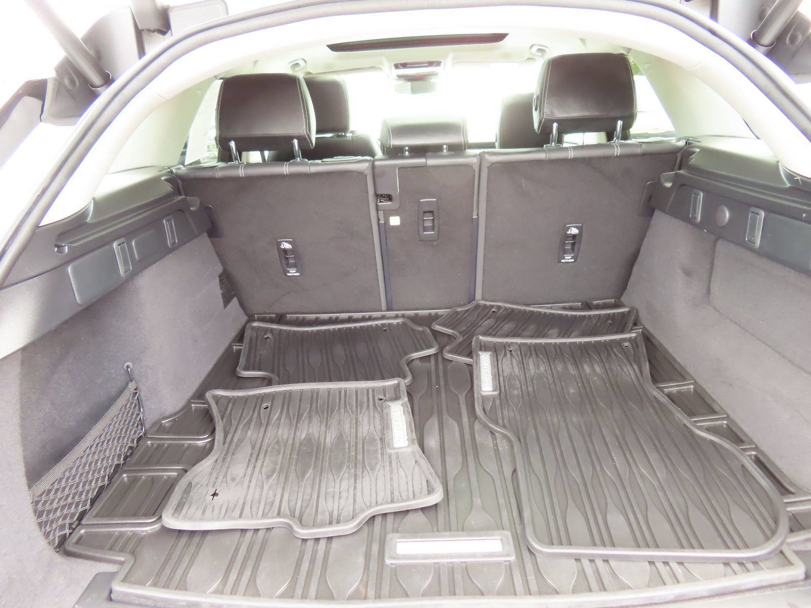 Used 2023 Land Rover Range Rover Velar S AWD/4WD image 38