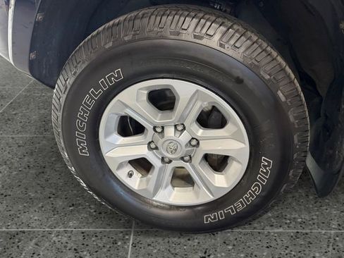 Used 2021 Toyota 4Runner SR5 Premium w/ Moonroof Package AWD/4WD image 24