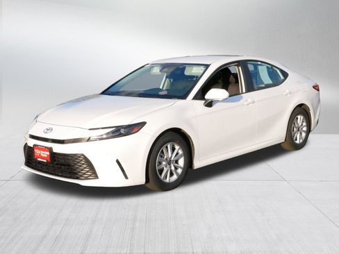 Certified 2025 Toyota Camry LE image 3