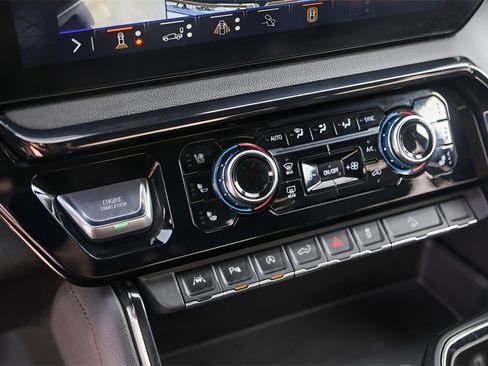 Used 2025 GMC Sierra 1500 AT4 image 21