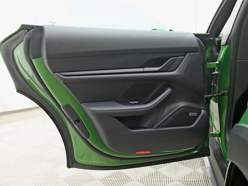 Used 2022 Porsche Taycan 4 Cross Turismo image 34