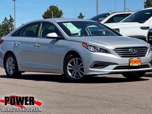 Used 2015 Hyundai Sonata SE w/ Option Group 02 FWD image 1