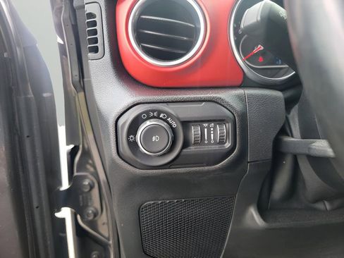 Used 2019 Jeep Wrangler Unlimited Rubicon AWD/4WD image 14