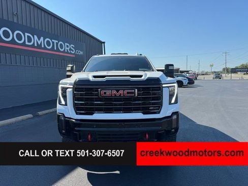 Used 2024 GMC Sierra 2500 AT4X AWD/4WD image 15