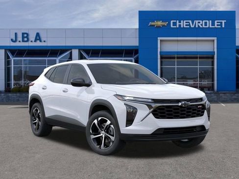 New 2026 Chevrolet Trax RS w/ Sunroof Package FWD image 7