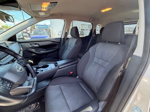 Used 2025 Nissan Rogue SV FWD image 29