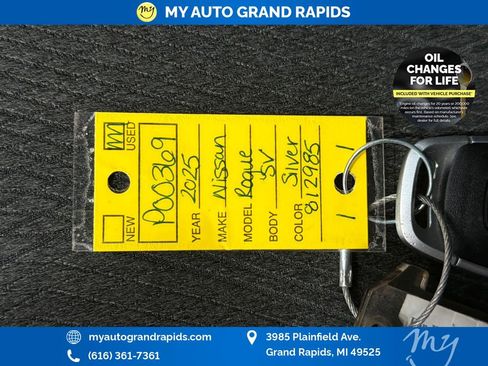 Used 2025 Nissan Rogue SV AWD/4WD image 34