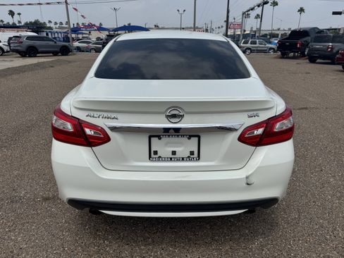 Used 2016 Nissan Altima 2.5 SR FWD image 3