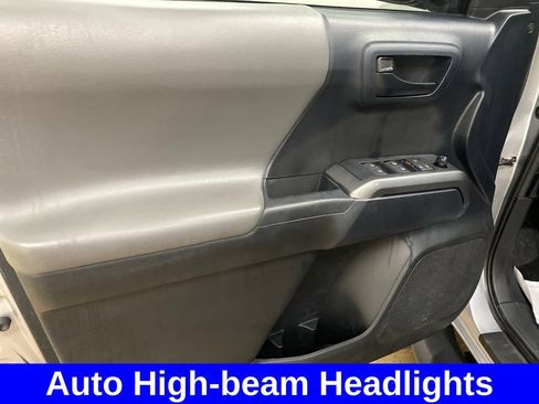 Used 2019 Toyota Tacoma SR5 AWD/4WD image 9