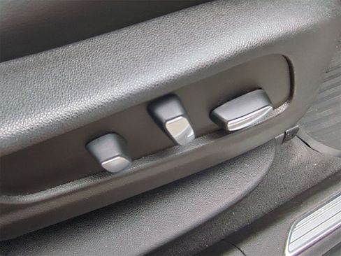 Certified 2018 Cadillac XT5 Luxury w/ Driver Awareness Package image 31