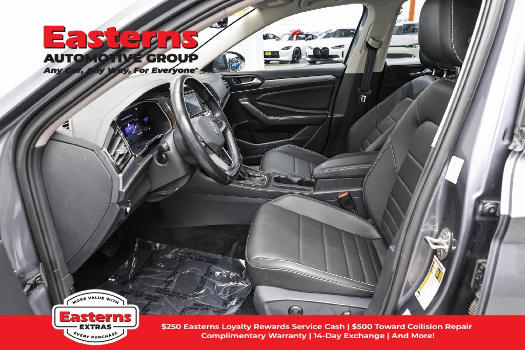 Used 2024 Volkswagen Jetta SE FWD image 15