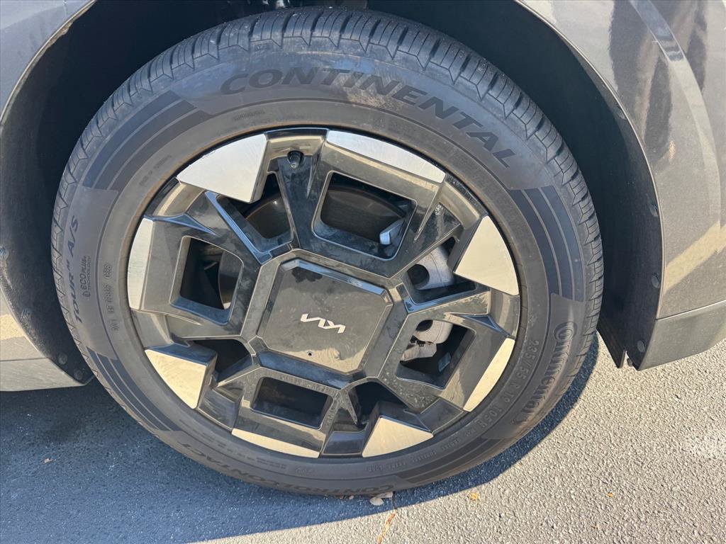 Certified 2025 Kia Carnival EX FWD image 2