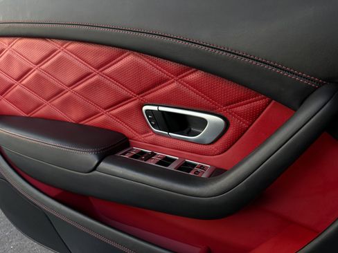 Used 2015 Bentley Continental GT V8 S image 44