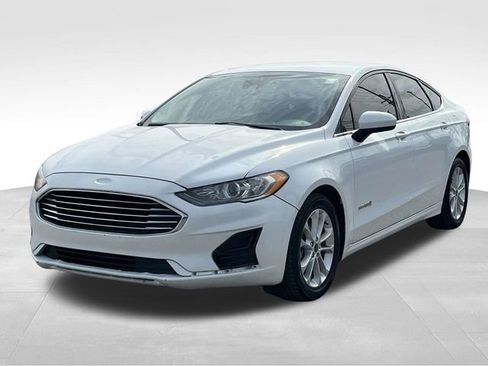 Used 2019 Ford Fusion SE image 3