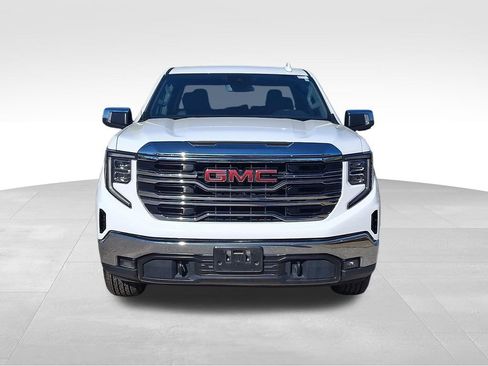 Used 2024 GMC Sierra 1500 SLT image 2