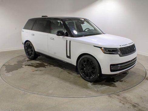 New 2026 Land Rover Range Rover Long Wheelbase SE AWD/4WD image 7