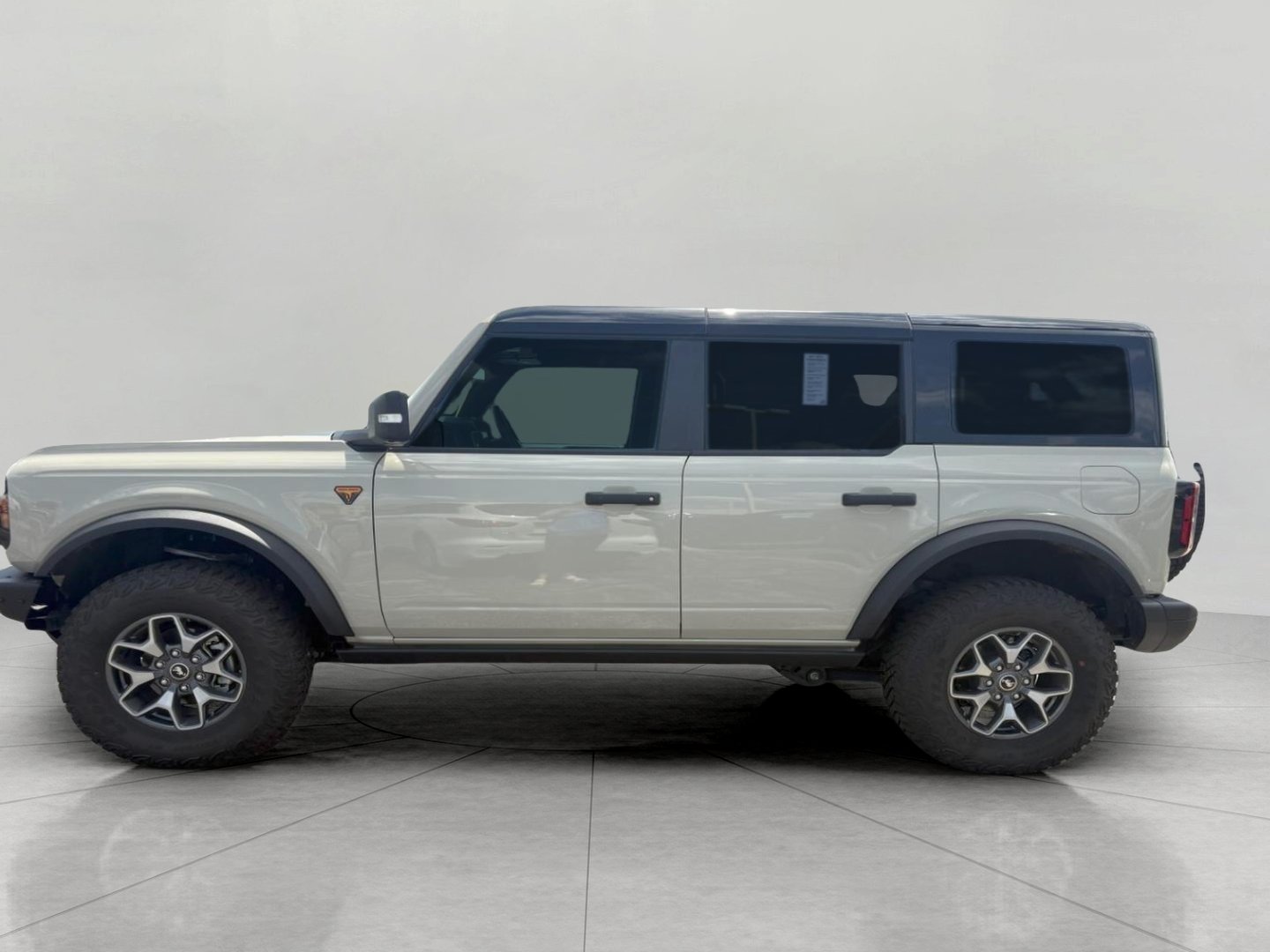 Used 2025 Ford Bronco Badlands AWD/4WD image 5