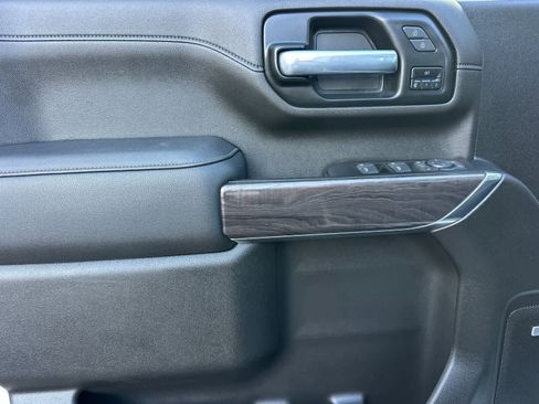 Used 2022 Chevrolet Silverado 2500 LTZ w/ LTZ Premium Package image 12