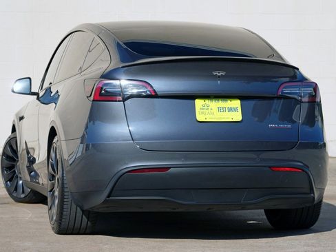 Used 2022 Tesla Model Y Performance AWD/4WD image 6