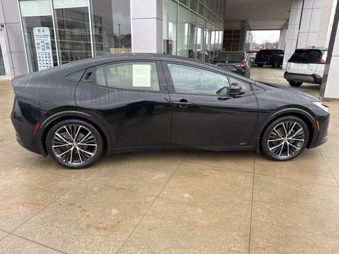 Used 2024 Toyota Prius Limited w/ Limited Premium Package image 8