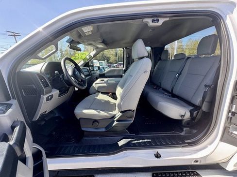 Used 2021 Ford F250 XL w/ Power Equipment Group image 9