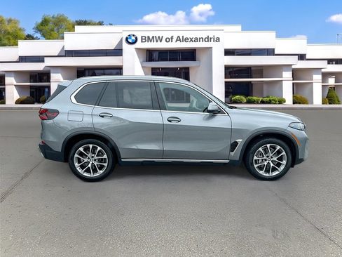 Used 2025 BMW X5 xDrive40i w/ Executive Package AWD/4WD image 8