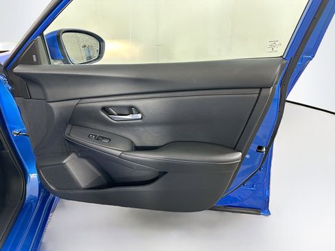 Used 2025 Nissan Sentra SV image 30