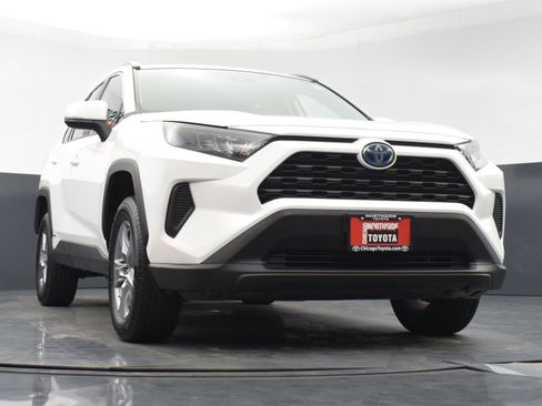 Used 2022 Toyota RAV4 LE AWD/4WD image 28