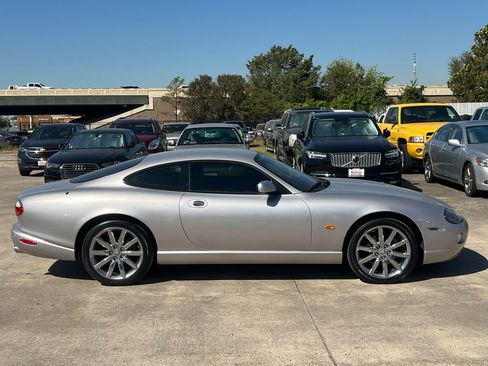 Used 2006 Jaguar XK8 Coupe image 8