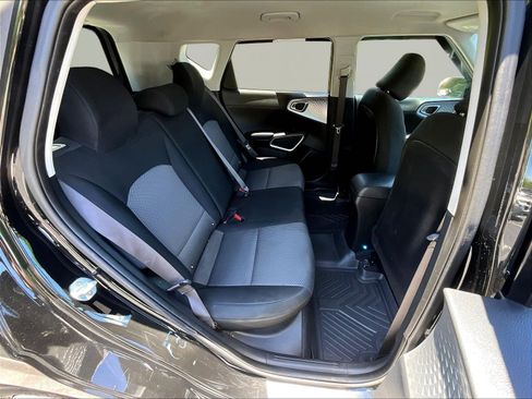 Used 2020 Kia Soul LX FWD image 24