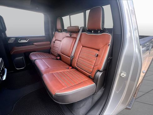 Used 2025 GMC Sierra 2500 Denali Ultimate AWD/4WD image 18