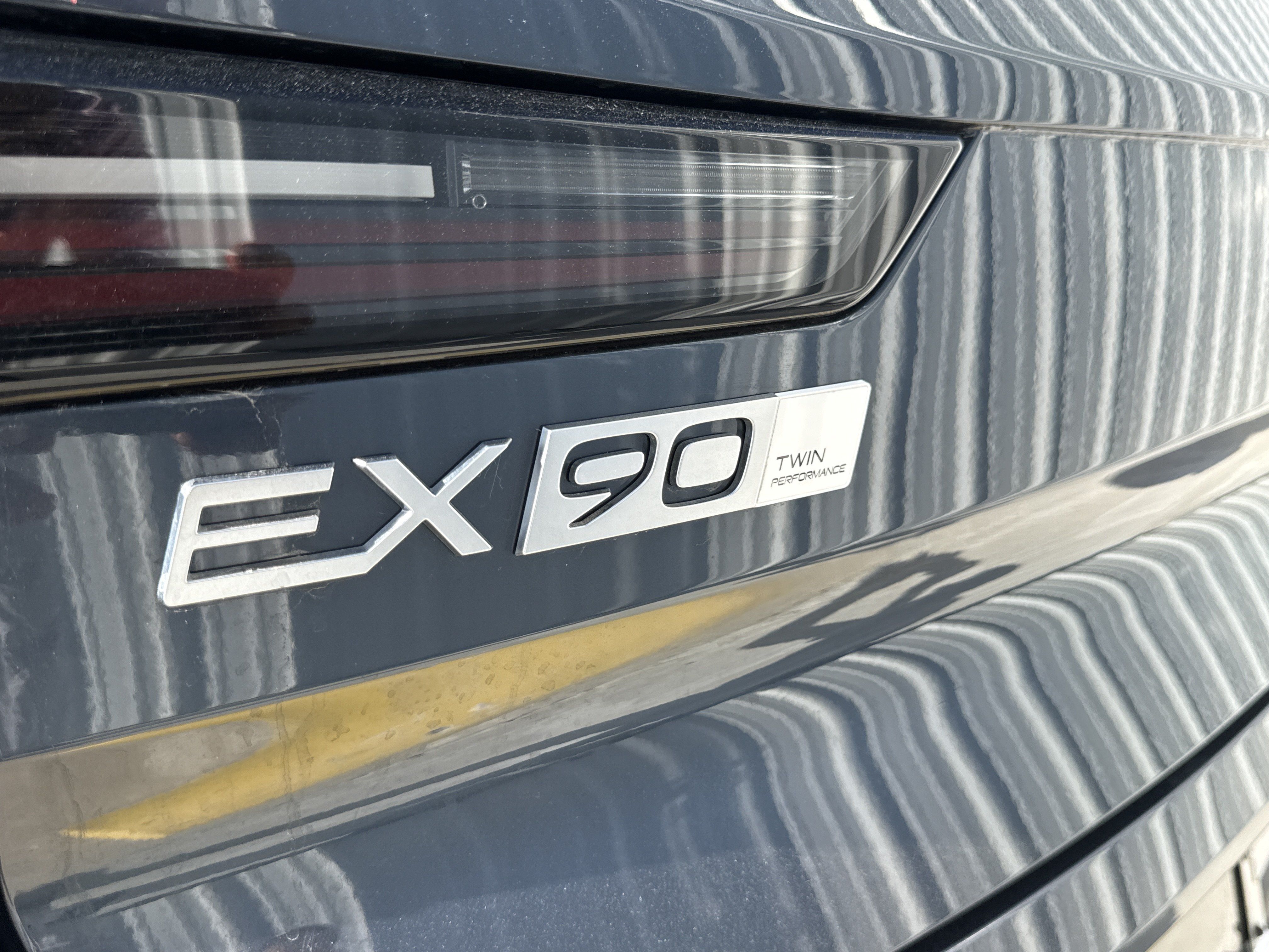 Used 2025 Volvo EX90 Ultra AWD/4WD image 6