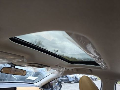 New 2025 Nissan Sentra SV w/ SV Premium Package image 6