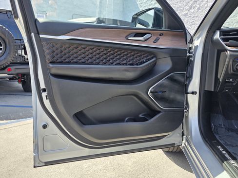 Certified 2022 Jeep Grand Cherokee Summit AWD/4WD image 11