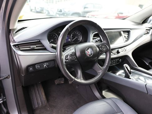 Used 2020 Buick Enclave Essence image 16