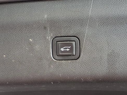 Used 2023 Buick Enclave Avenir w/ Avenir Technology Package AWD/4WD image 7