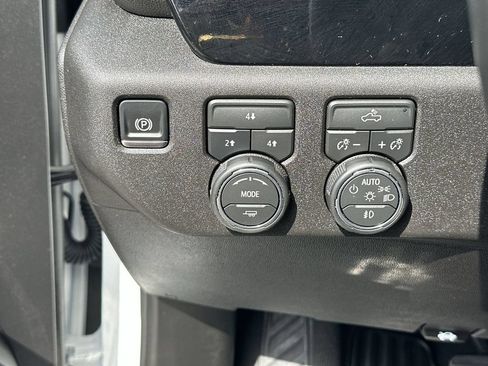 Certified 2025 Chevrolet Silverado 2500 LT w/ Convenience Package AWD/4WD image 18