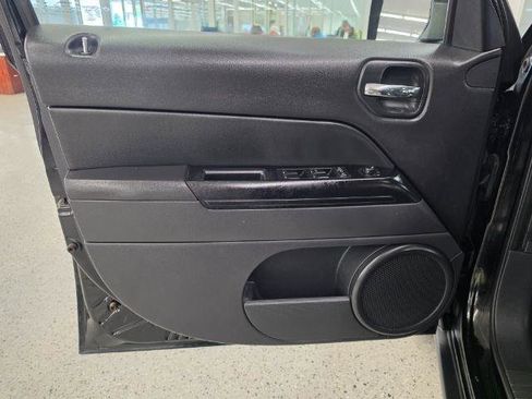 Used 2016 Jeep Patriot High Altitude FWD image 26