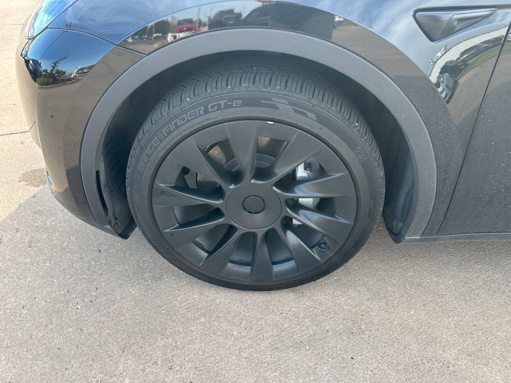 Used 2023 Tesla Model Y Long Range AWD/4WD image 2
