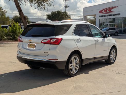 Used 2018 Chevrolet Equinox Premier image 3