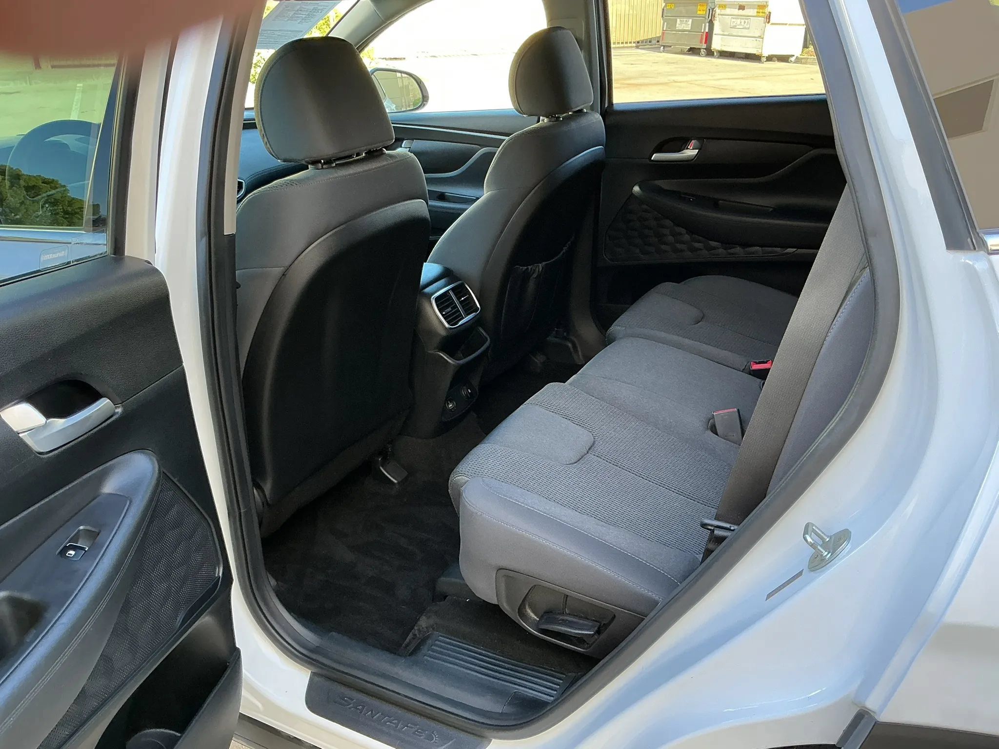 Used 2019 Hyundai Santa Fe SEL FWD image 13