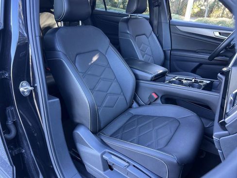 Certified 2024 Volkswagen Atlas Cross Sport SE image 25