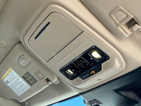 Used 2024 Lincoln Corsair AWD w/ Equipment Group 101A image 31